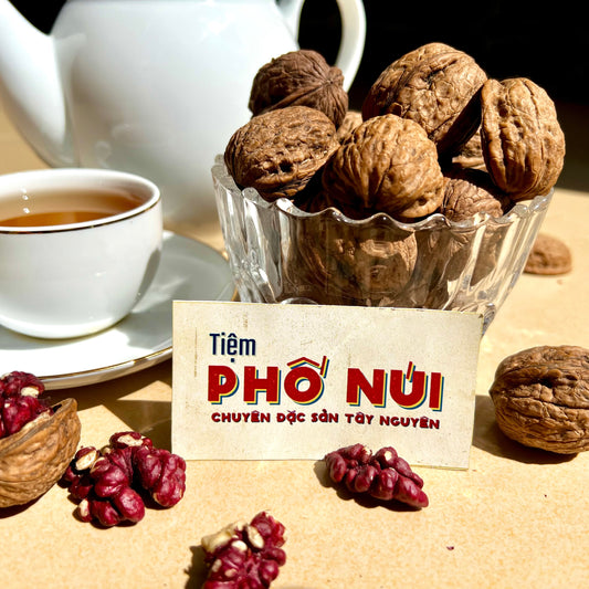 quả óc chó đỏ tiệm phố núi